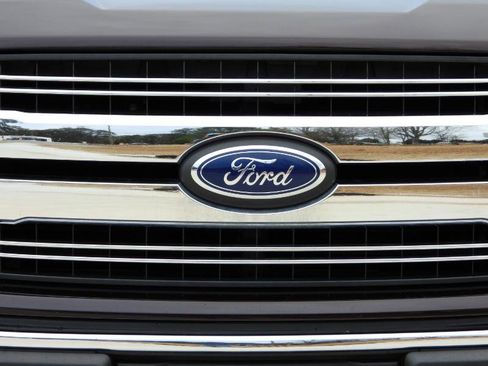 Used 2019 Ford F150 Lariat image 29