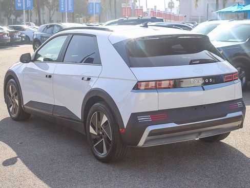 Used 2025 Hyundai Ioniq 5 SEL image 7