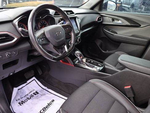 Used 2021 Chevrolet TrailBlazer RS w/ Sun and Liftgate Package image 12