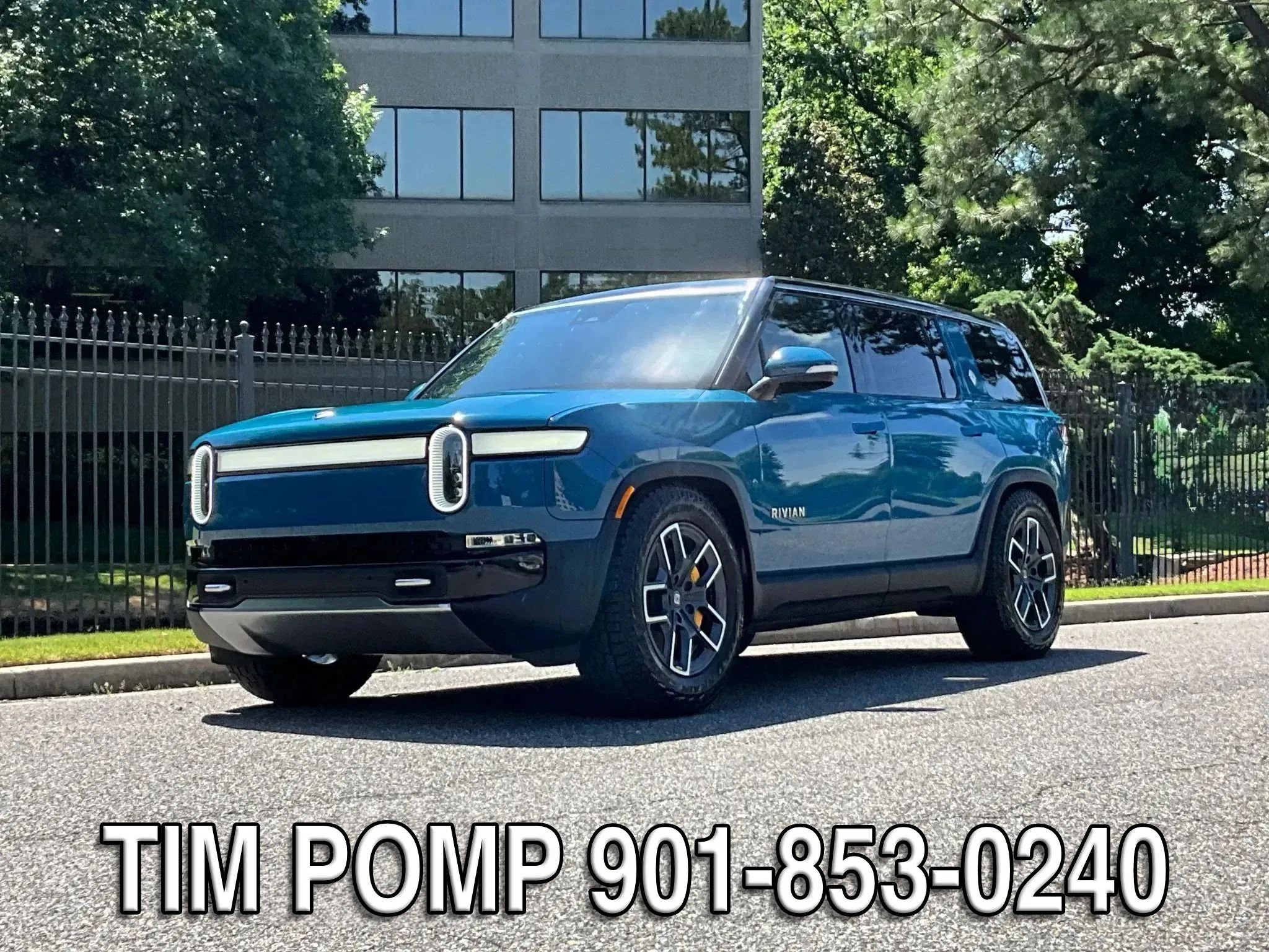 Used 2023 Rivian R1S Adventure Quad AWD/4WD image 1