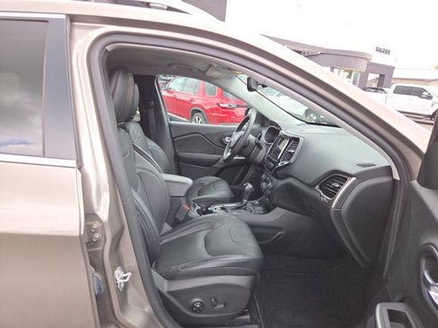 Used 2021 Jeep Cherokee Limited AWD/4WD image 15