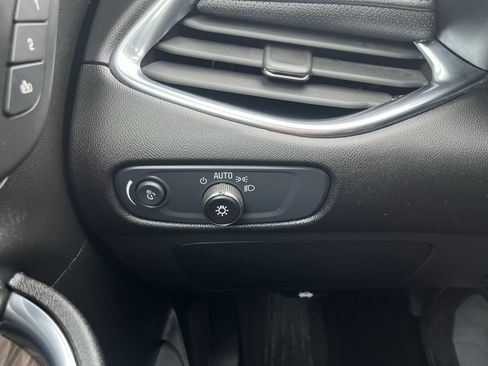 Used 2024 Chevrolet Malibu LT image 18