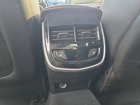 Used 2017 Cadillac XTS Luxury image 9