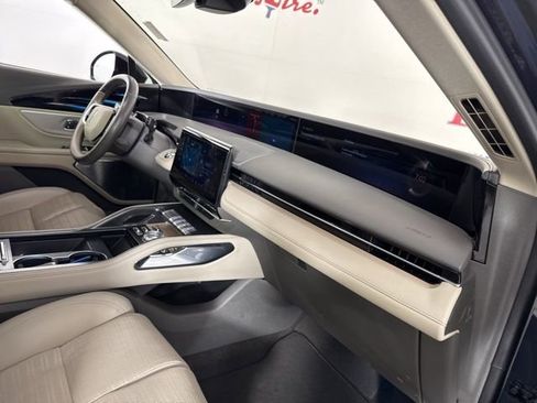 Used 2024 Lincoln Nautilus Reserve w/ Equipment Group 203A image 17