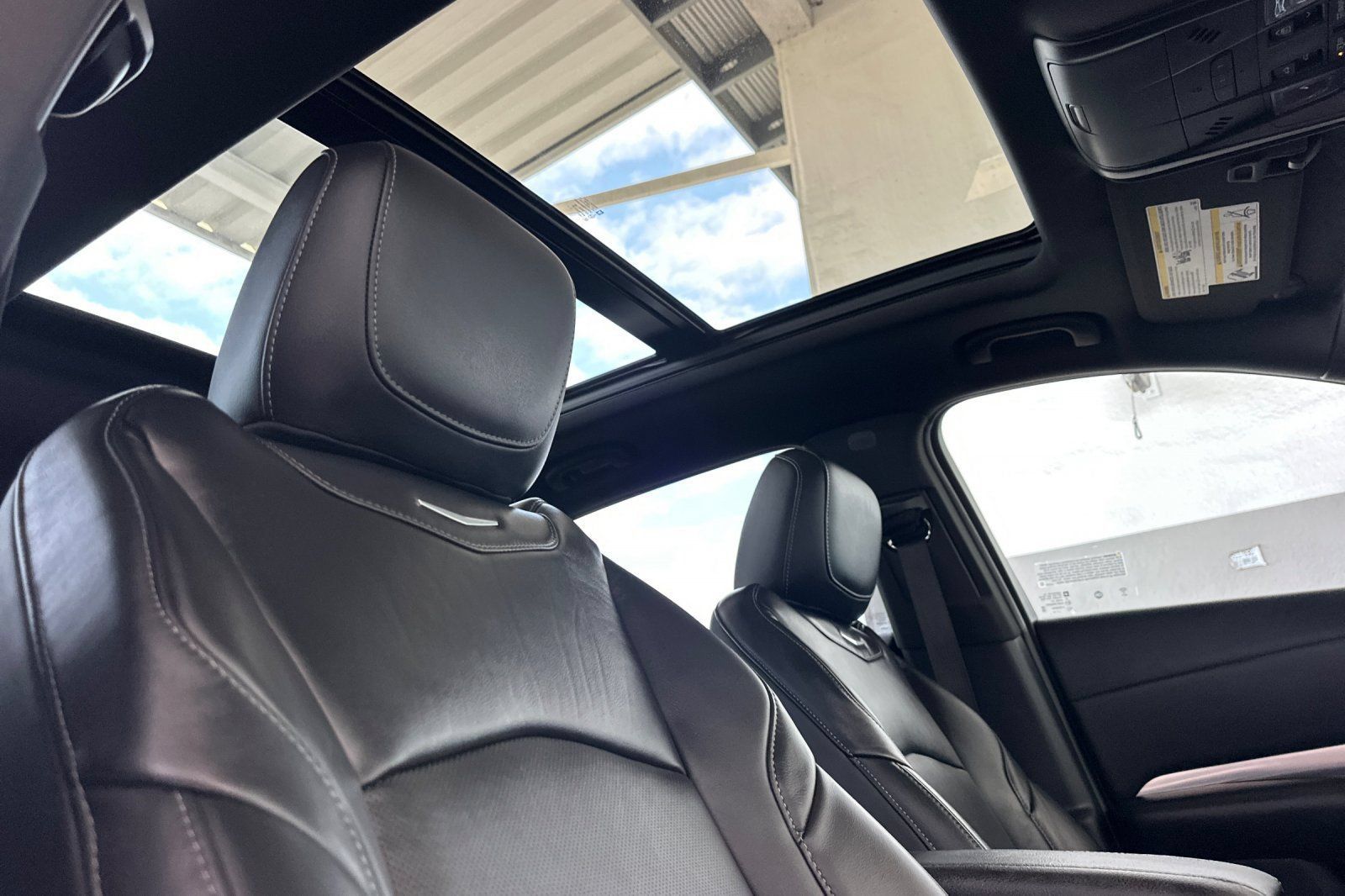 Used 2022 Cadillac XT4 Premium Luxury w/ Enhanced Visibility Package FWD image 21