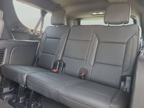 Used 2025 Chevrolet Suburban High Country AWD/4WD image 15