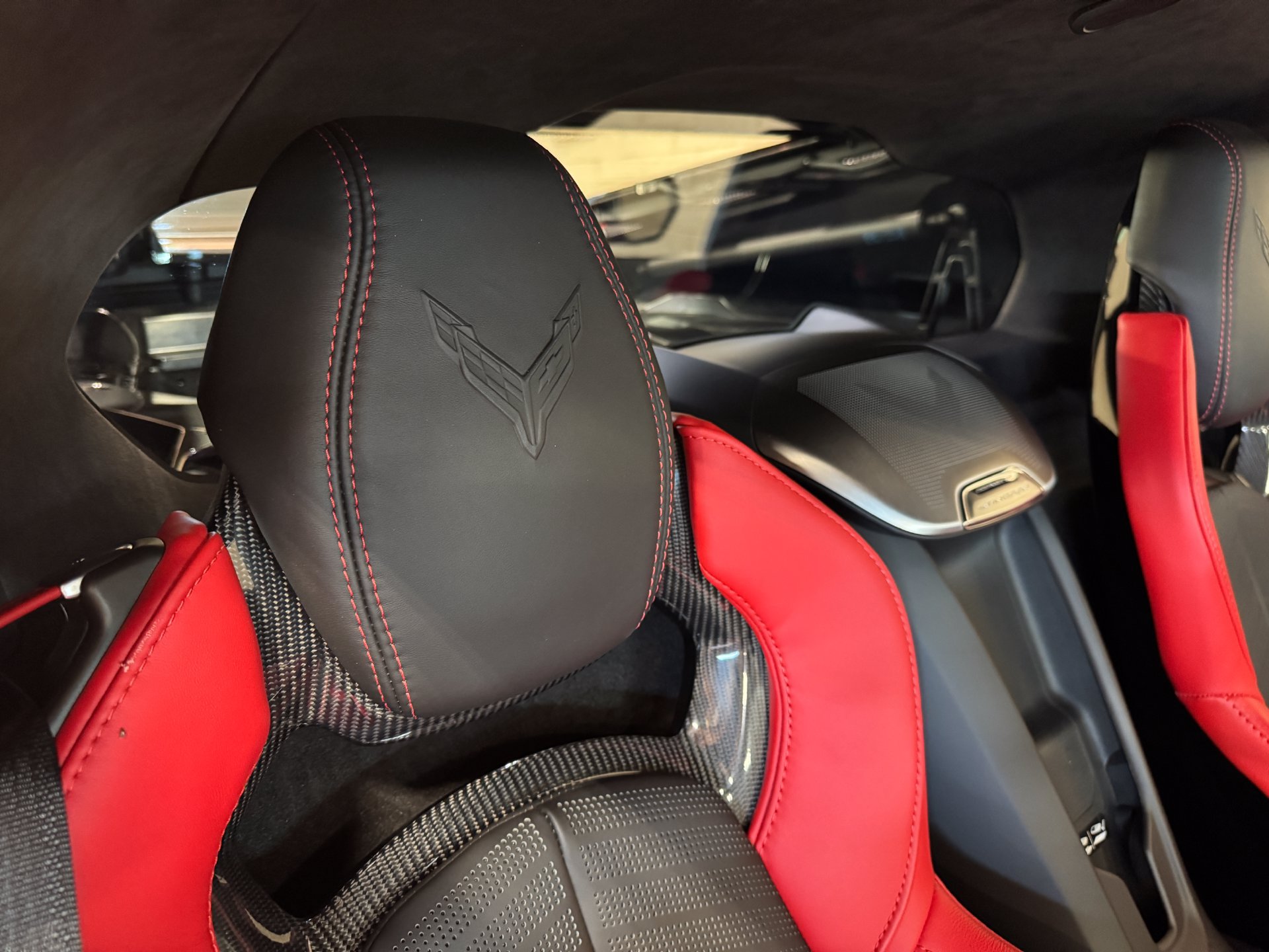 Used 2025 Chevrolet Corvette Stingray Premium Cpe w/ Z51 Performance Package RWD image 38