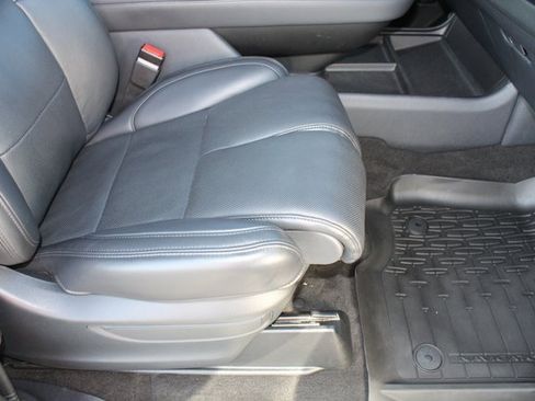 Used 2024 Lincoln Navigator L Reserve image 23