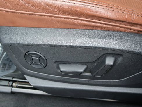 Used 2022 Audi e-tron Premium Plus w/ Premium Plus Package image 35