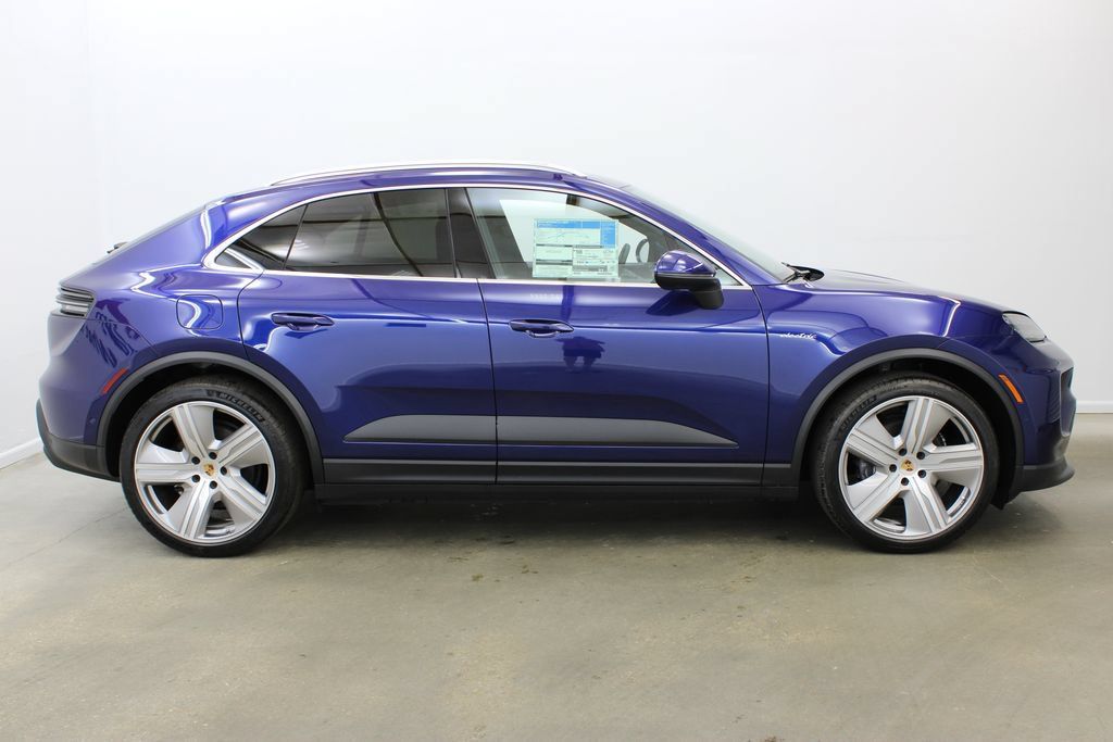 Used 2024 Porsche Macan 4 Electric AWD/4WD image 8
