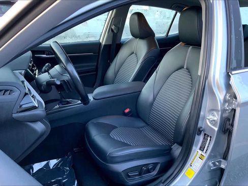 Used 2024 Toyota Camry SE image 16