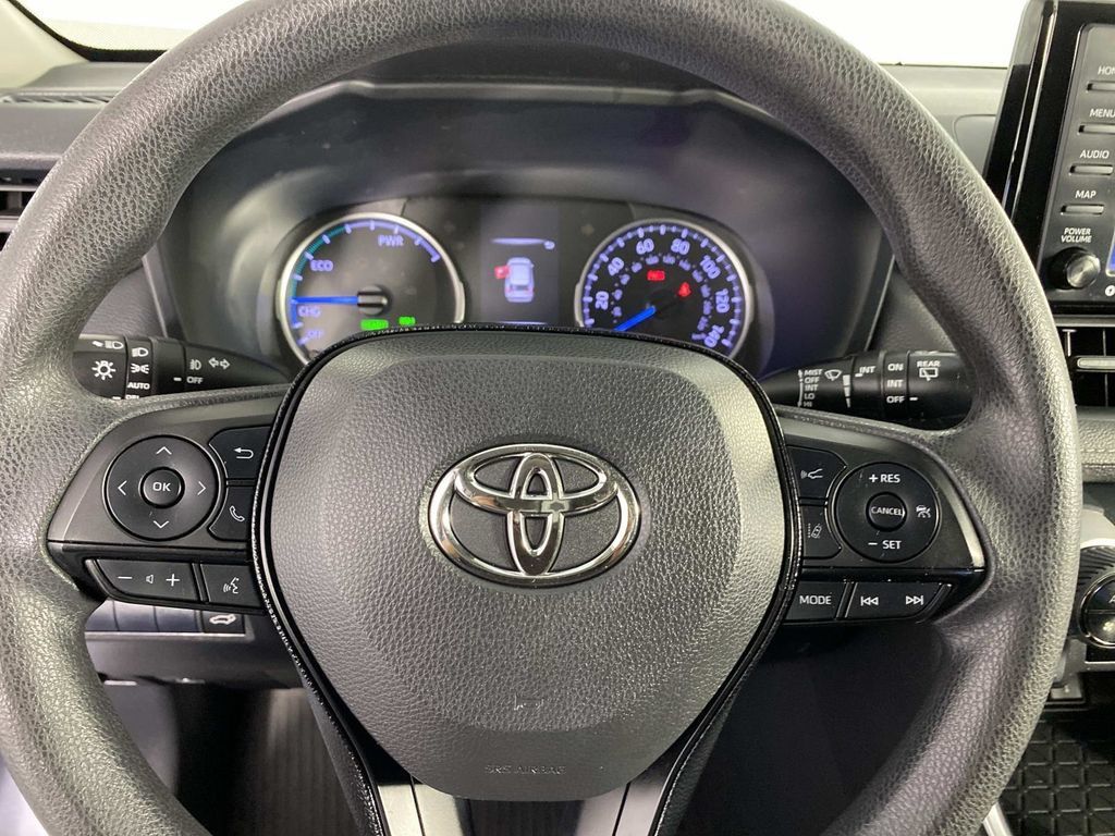 Used 2020 Toyota RAV4 XLE w/ Convenience Package AWD/4WD image 13