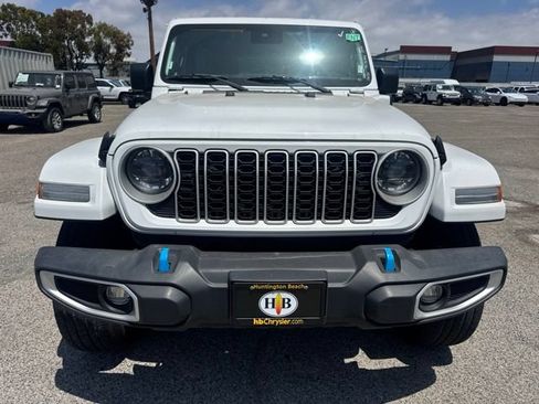 Used 2024 Jeep Wrangler Unlimited Sahara AWD/4WD image 2