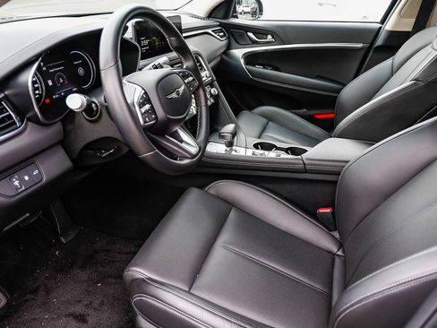 Used 2025 Genesis G70 2.5T image 18