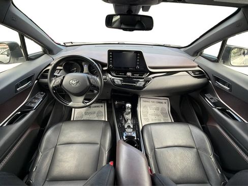 Used 2019 Toyota C-HR Limited FWD image 28