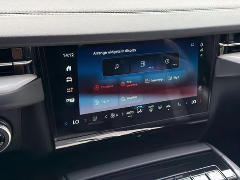 New 2026 Lincoln Navigator Reserve w/ Jet Appearance Package AWD/4WD image 28