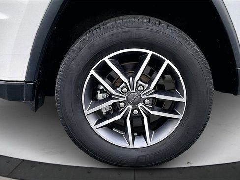 Certified 2022 Jeep Grand Cherokee Limited image 35