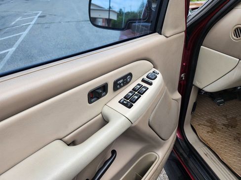 Used 2002 Chevrolet Suburban LT AWD/4WD image 27