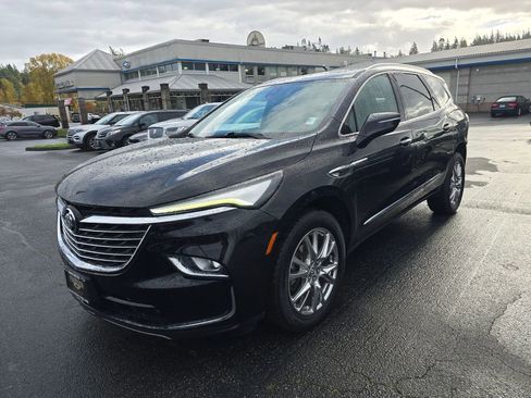 Used 2023 Buick Enclave Essence w/ Experience Buick Package image 8