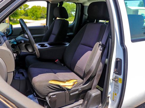 Used 2013 Chevrolet Silverado 2500 W/T w/ Snow Plow Prep Package image 17