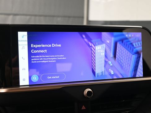 Certified 2025 Toyota Crown XLE image 12