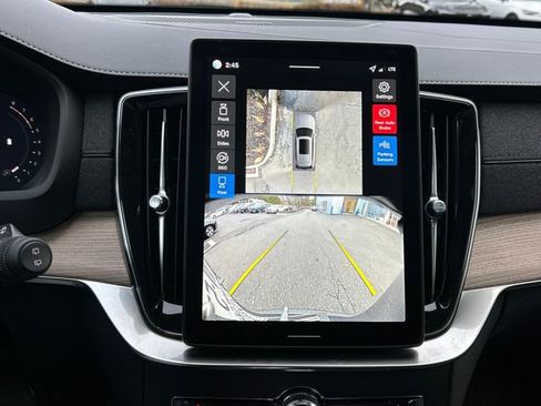 Used 2026 Volvo XC90 B5 Plus w/ Protection Package Premier image 13