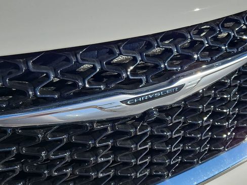 New 2026 Chrysler Pacifica Select image 11