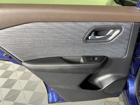 Used 2023 Nissan Rogue SV FWD image 25