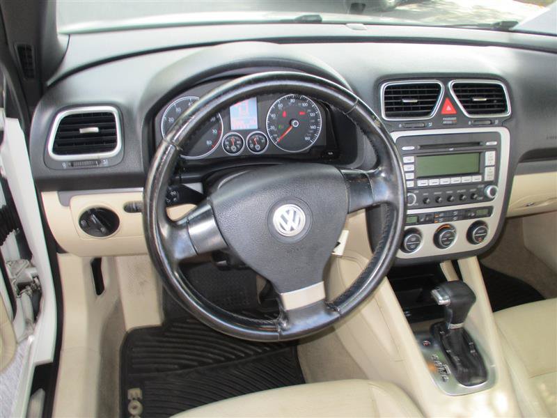 Used 2009 Volkswagen Eos Komfort FWD image 15