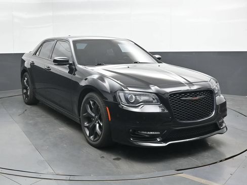 Used 2022 Chrysler 300 S RWD image 5