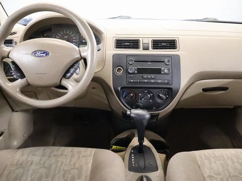 Used 2005 Ford Focus ZX4 Sedan FWD image 13