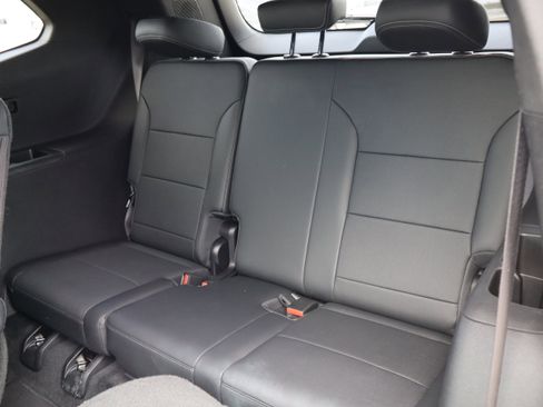 Used 2025 Buick Enclave Preferred image 11