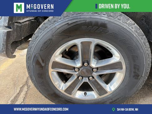 Used 2019 Jeep Wrangler Unlimited Sahara image 11