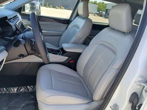 Used 2023 Jeep Grand Cherokee L Overland AWD/4WD image 14