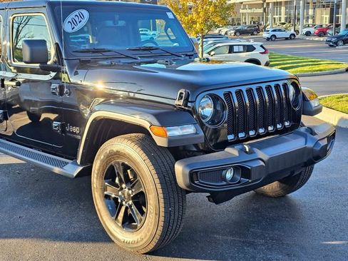 Used 2020 Jeep Wrangler Unlimited Sahara image 2