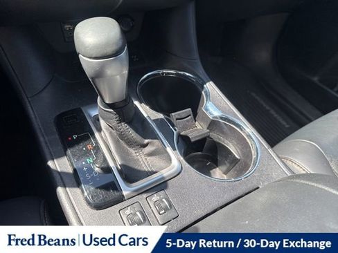 Used 2019 Toyota Highlander XLE AWD/4WD image 24