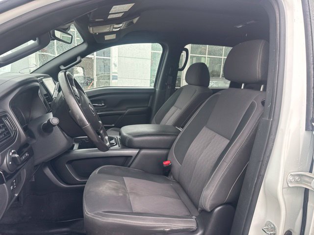 Used 2023 Nissan Titan SV w/ SV Convenience Package AWD/4WD image 8