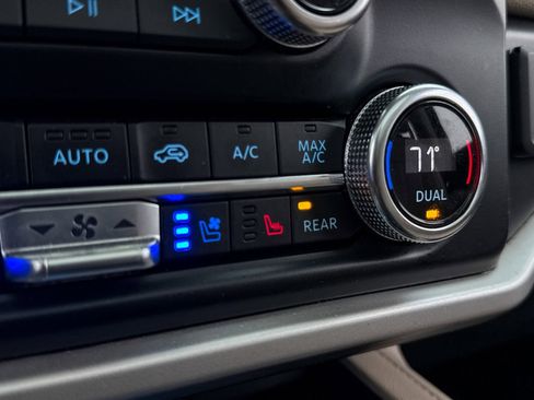 Used 2024 Ford Expedition Max Limited image 34