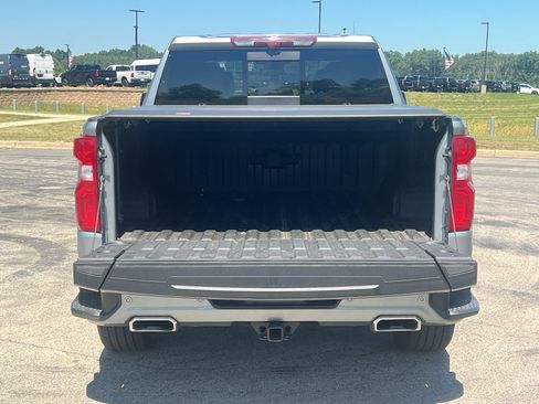 Used 2025 Chevrolet Silverado 1500 High Country AWD/4WD image 42