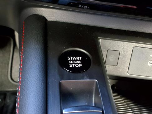 New 2026 Nissan Kicks SR image 18