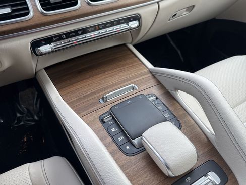 Used 2022 Mercedes-Benz GLS 450 4MATIC image 29