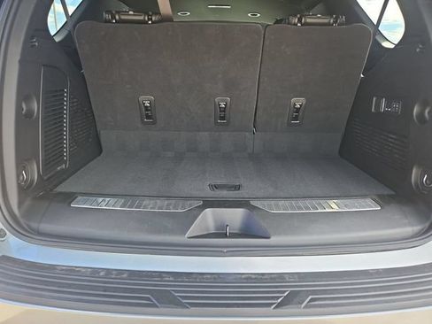 Used 2025 GMC Yukon Denali AWD/4WD image 25