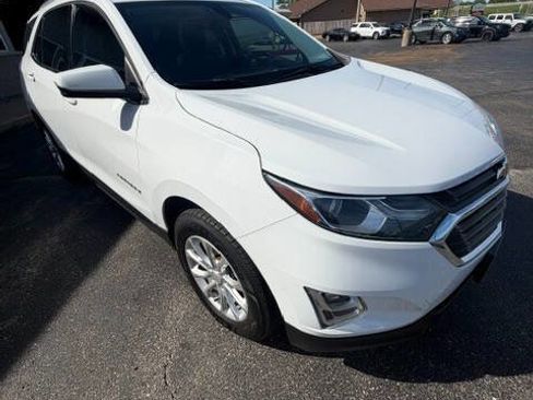 Used 2018 Chevrolet Equinox LT w/ Sun & Infotainment Package AWD/4WD image 9