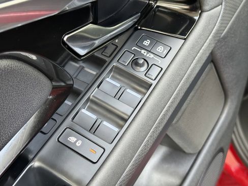 Used 2023 Land Rover Range Rover Evoque S image 13