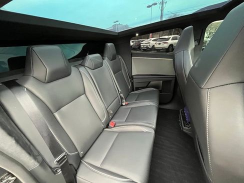 Used 2024 Tesla Cybertruck AWD Crew Cab image 27