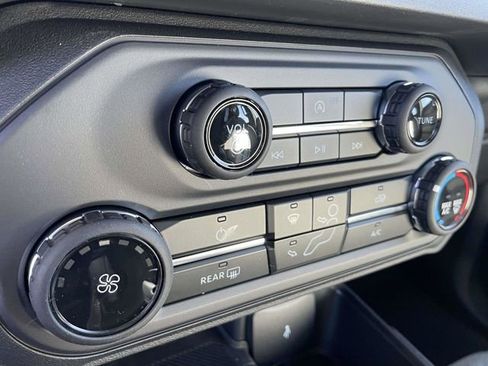 New 2025 Ford Bronco 4-Door AWD/4WD image 11