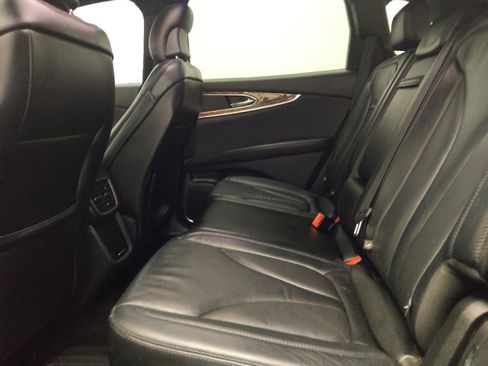 Used 2017 Lincoln MKX Select w/ Select Plus Package FWD image 18
