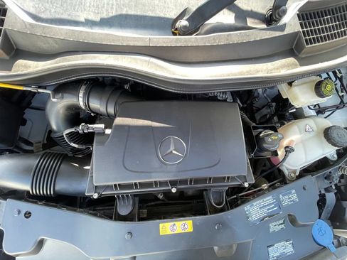 Used 2023 Mercedes-Benz Metris image 30