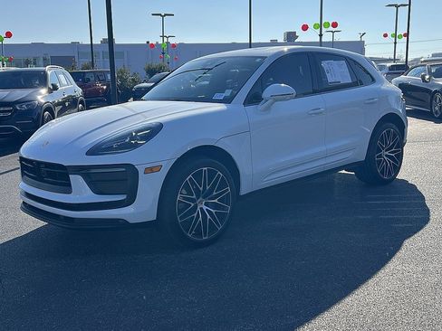 Used 2022 Porsche Macan image 7