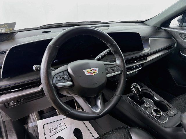 Used 2024 Cadillac XT4 Sport AWD/4WD image 9
